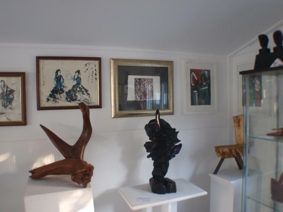Lakefield Gallery Keel  Exteriör bild